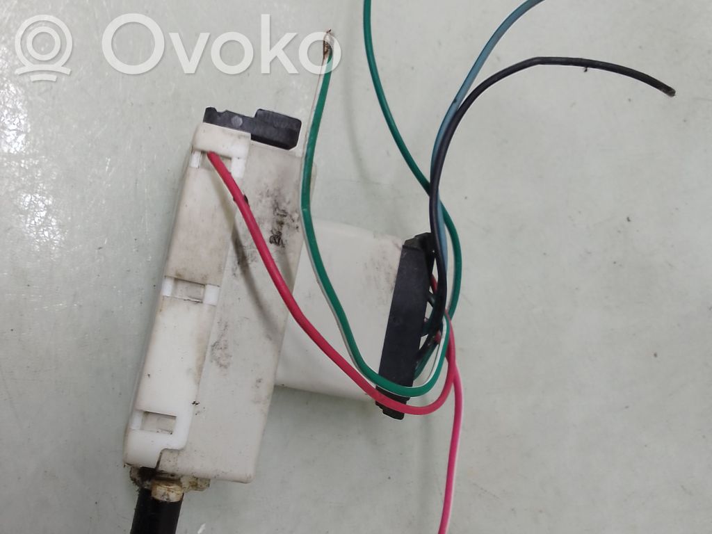 Interruptor sensor del pedal de freno   56045043AG