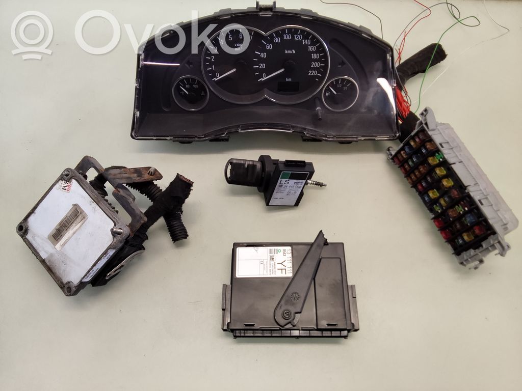 Opel Meriva A Kit cu ECU motor și set închidere uși