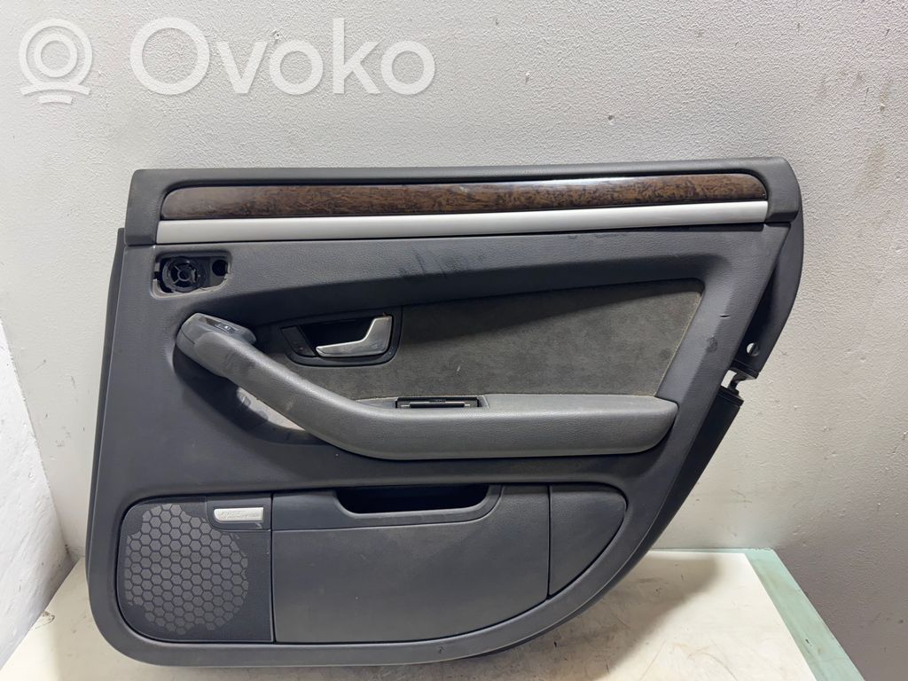 Audi A8 S8 D3 4E Apšuvums aizmugurējām durvīm 
