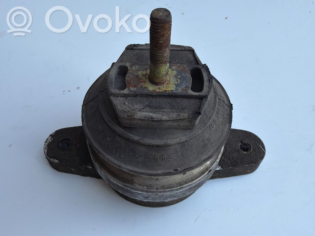 Audi A8 S8 D3 4E Soporte de la caja de cambios 