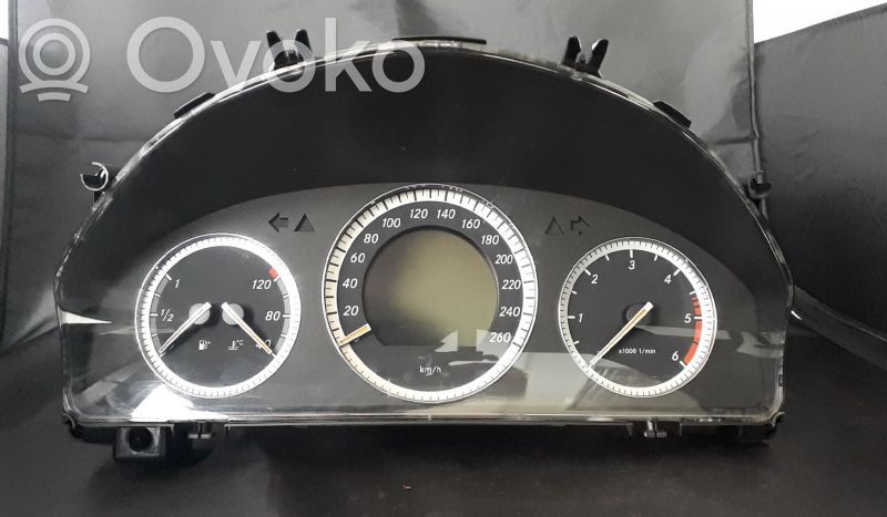 Mercedes-Benz C W204 Vitezometru (grup de instrumente) 
