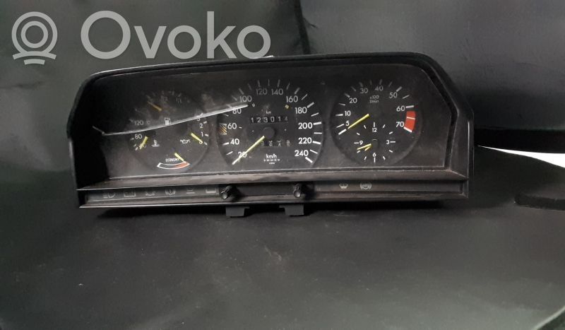 Mercedes-Benz 190 W201 Speedometer (instrument cluster) 