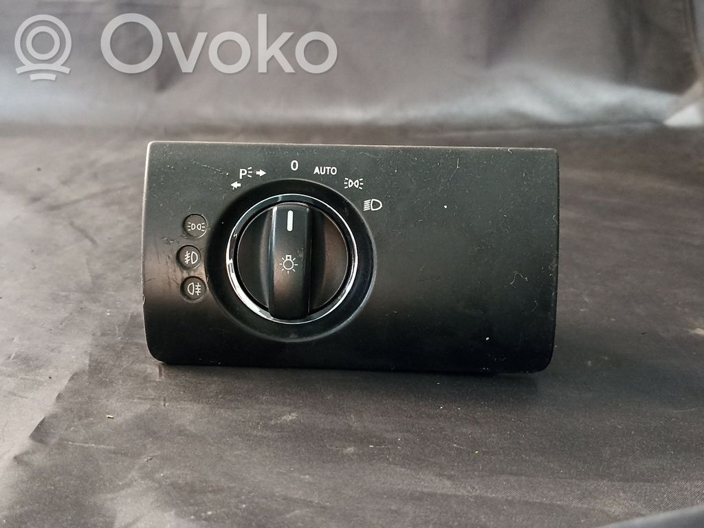 Light switch   1645453004