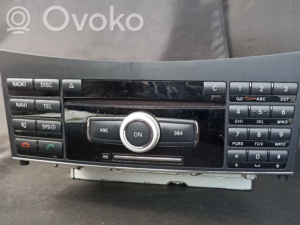 Mercedes-Benz E W212 Panel / Radioodtwarzacz CD/DVD/GPS 