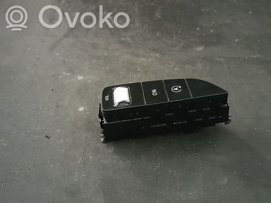 Mercedes-Benz C W205 Przyciski multifunkcyjne 