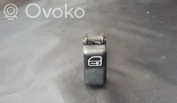 Mercedes-Benz C W202 Przycisk centralnego zamka 