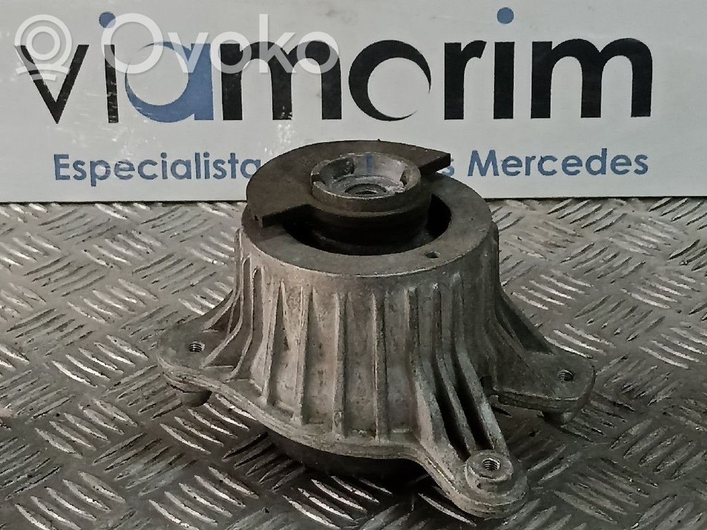 Engine mount bracket   2132403500,A2132403500,DEFEITOPINO