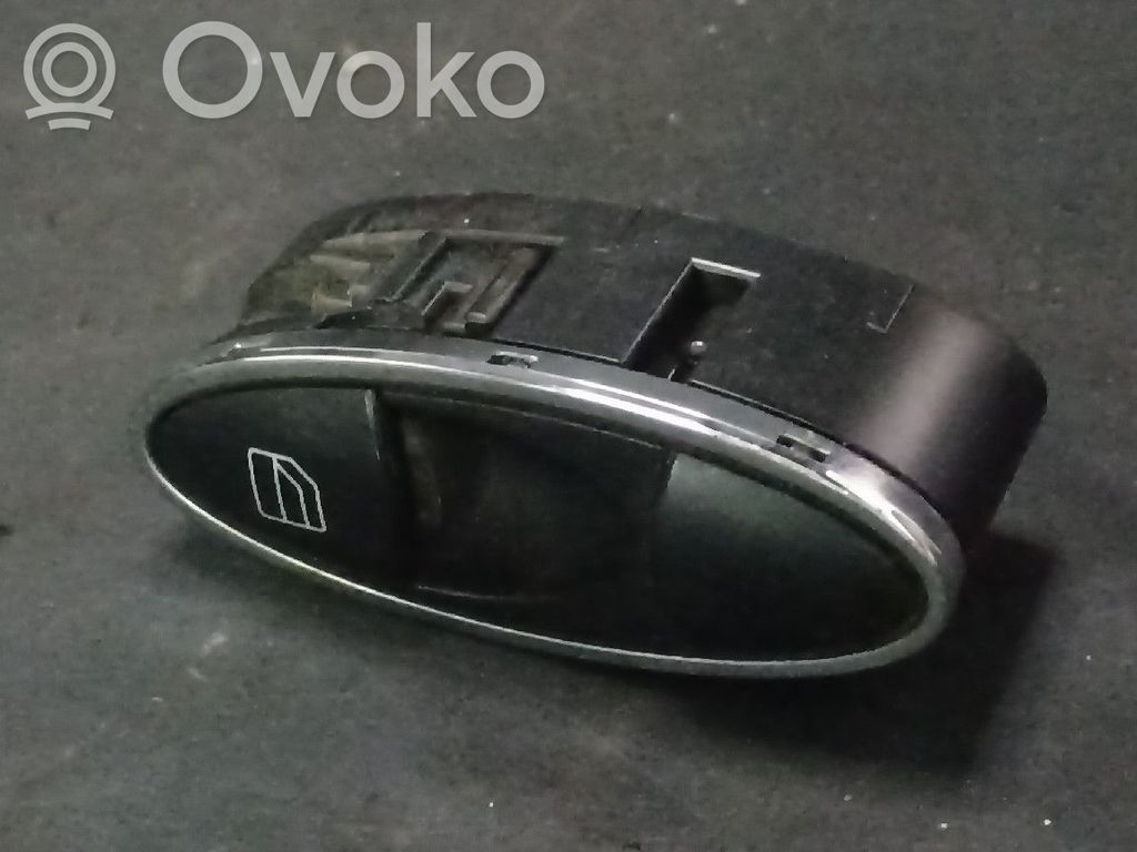Mercedes-Benz E W211 Electric window control switch 