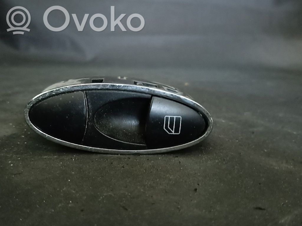 Mercedes-Benz CLS C219 Przyciski szyb 