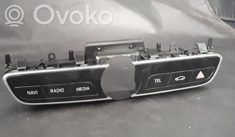 Mercedes-Benz E W213 Hazard light switch 