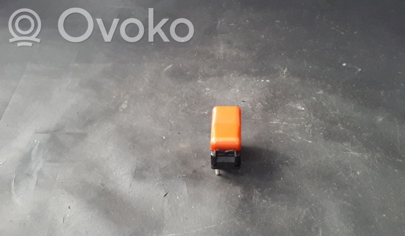 Hazard light switch   1248200110,A1248200110,DEFEITODESGASTE,LUZDEPERIGO