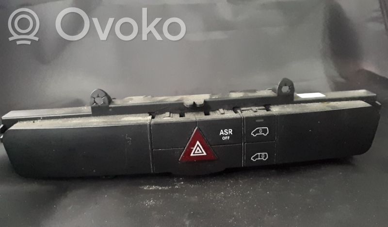 Mercedes-Benz Sprinter W906 Botón interruptor de luz de peligro 