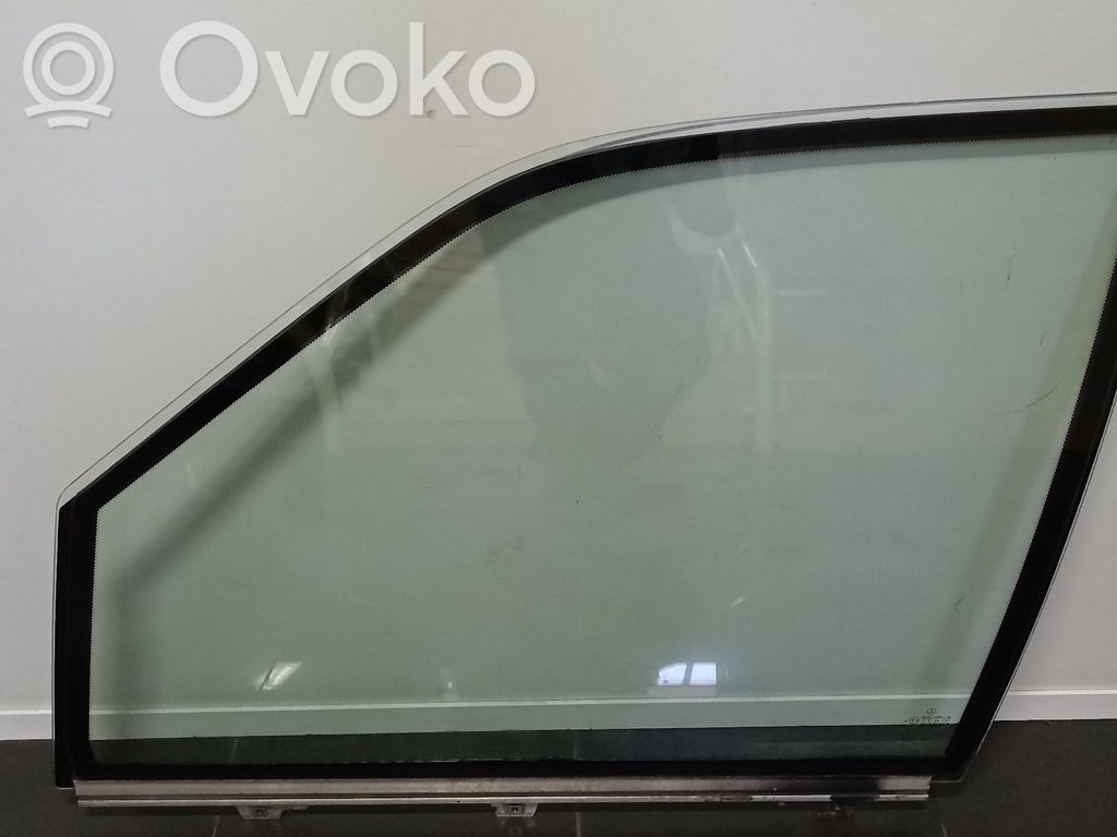 Mercedes-Benz S W140 Front door window glass four-door 