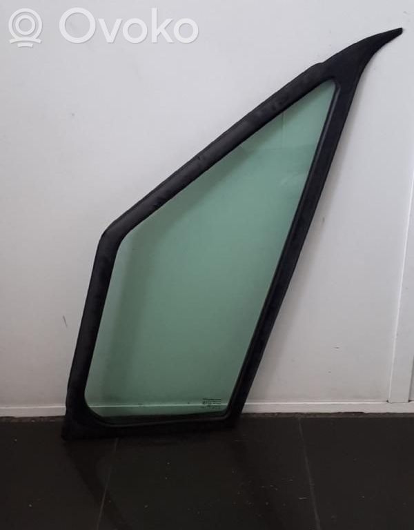 Mercedes-Benz Sprinter W906 Front triangle window/glass 