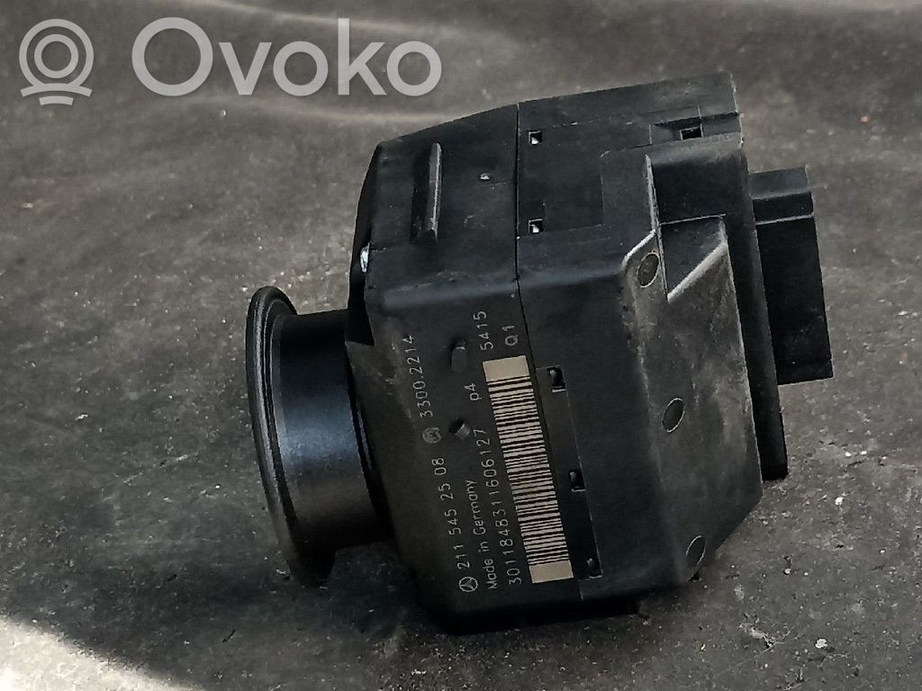 Mercedes-Benz CLS C219 Moottorin start-stop-painike/kytkin 