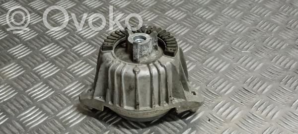 Engine mount bracket   2042404717,2042400317,2122404117,2122406317,A2042400317,A2042404717,A2122404117,A2122406317,ESQUERDO