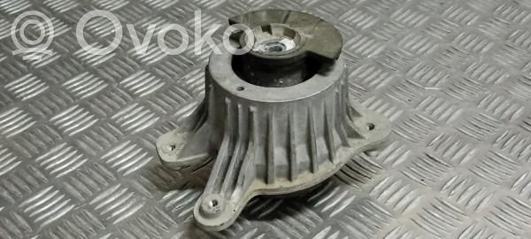 Engine mount bracket   2052406717,A2052406717,DEFEITOPINO,DIREITO