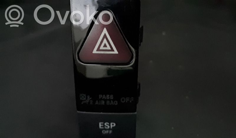 Mercedes-Benz C W204 Hazard light switch 
