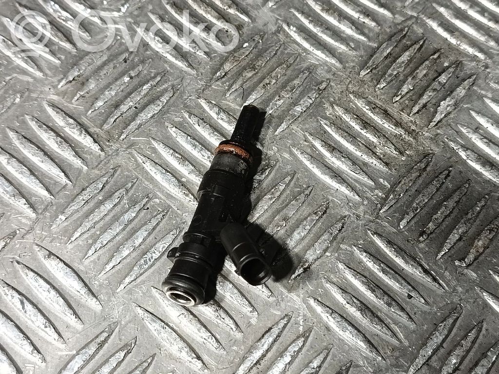 Inyector de combustible   1560780023