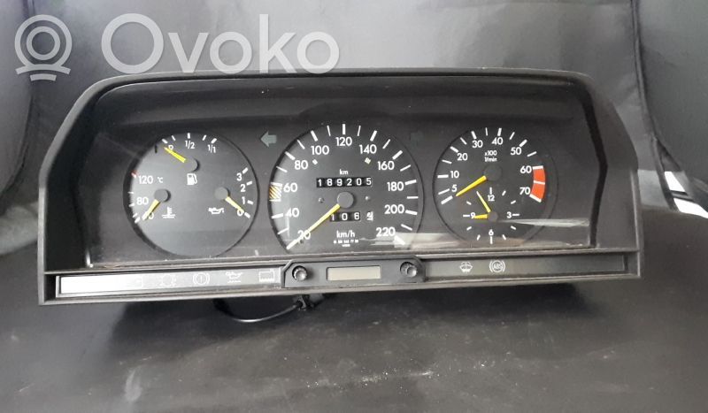 Mercedes-Benz 190 W201 Speedometer (instrument cluster) 