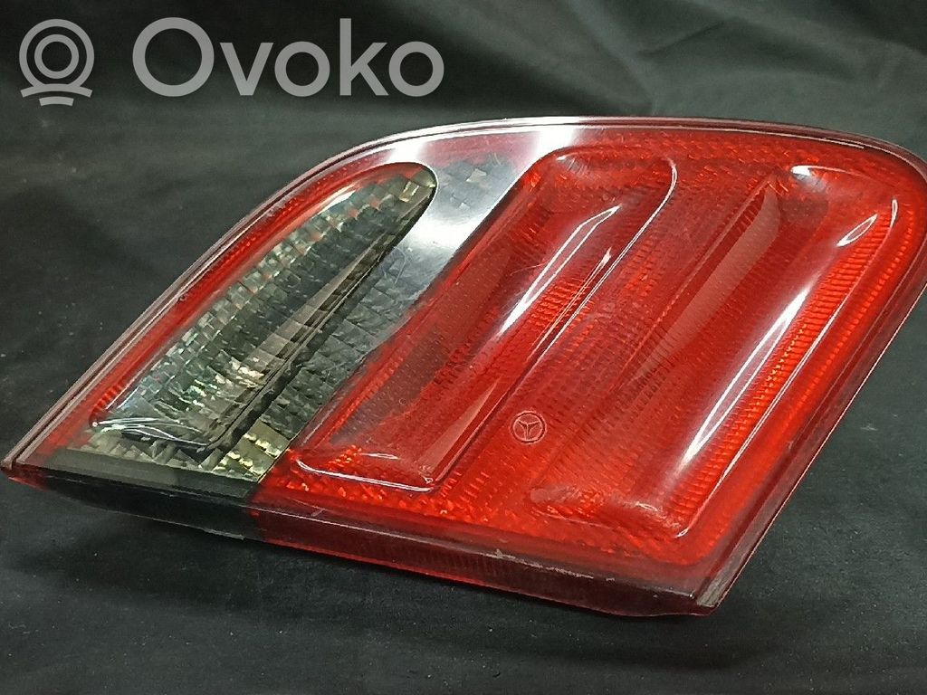 Mercedes-Benz E W210 Lampy tylnej klapy bagażnika 
