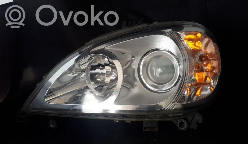 Mercedes-Benz ML W163 Lampa przednia 