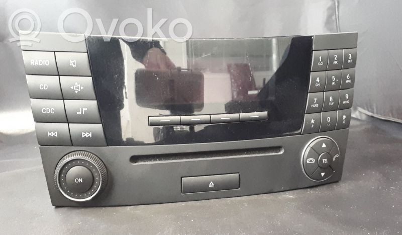 Mercedes-Benz E W211 Unitate principală radio/CD/DVD/GPS 