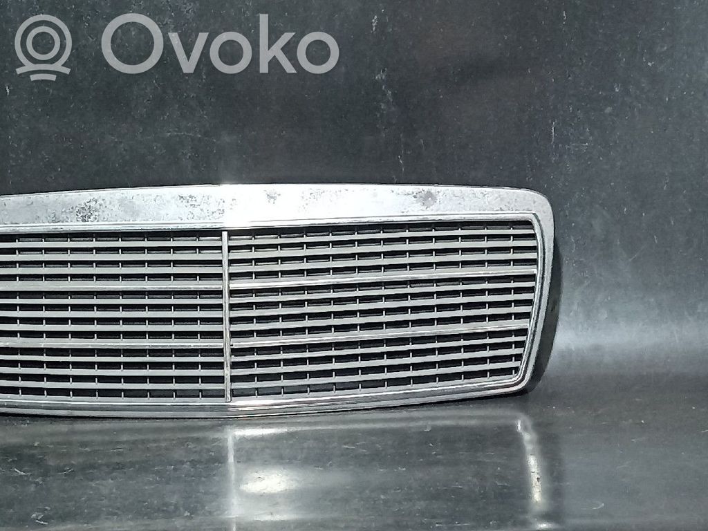 Etusäleikkö   2108880023,2108800083,A2108800083,A2108880023,DEFEITO