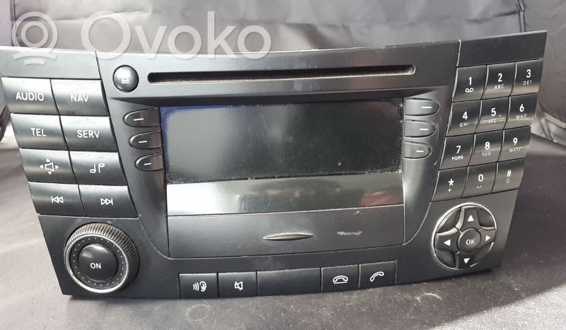 Mercedes-Benz E W211 Unitate principală radio/CD/DVD/GPS 
