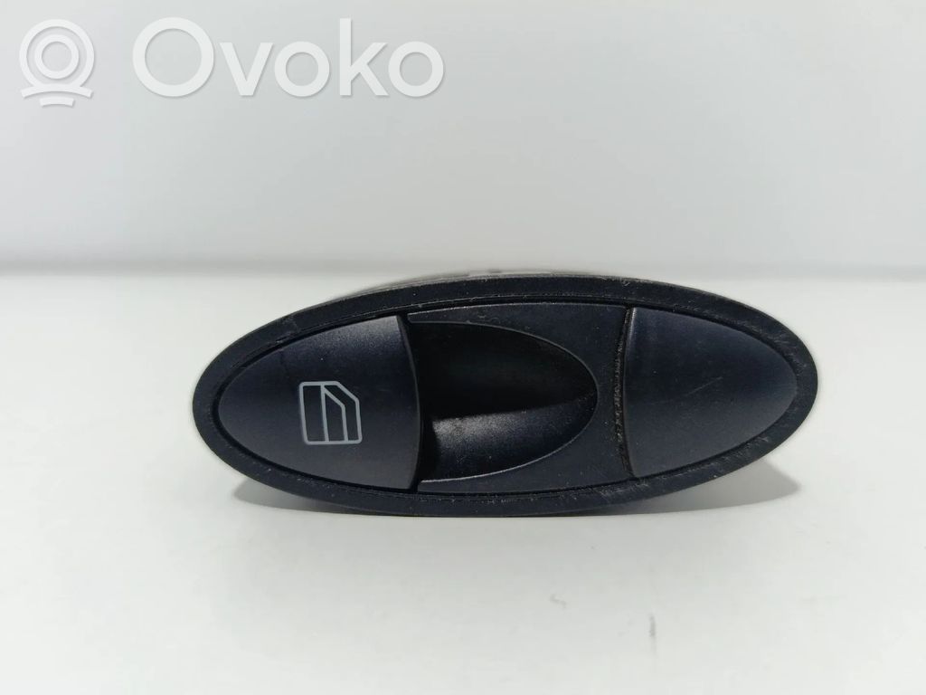 Mercedes-Benz E W211 Electric window control switch 