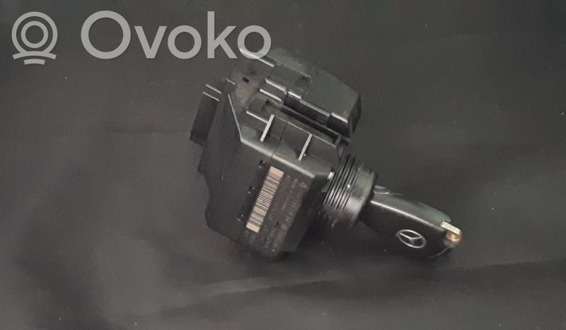 Mercedes-Benz C W203 Przycisk zapłonu Start / Stop 