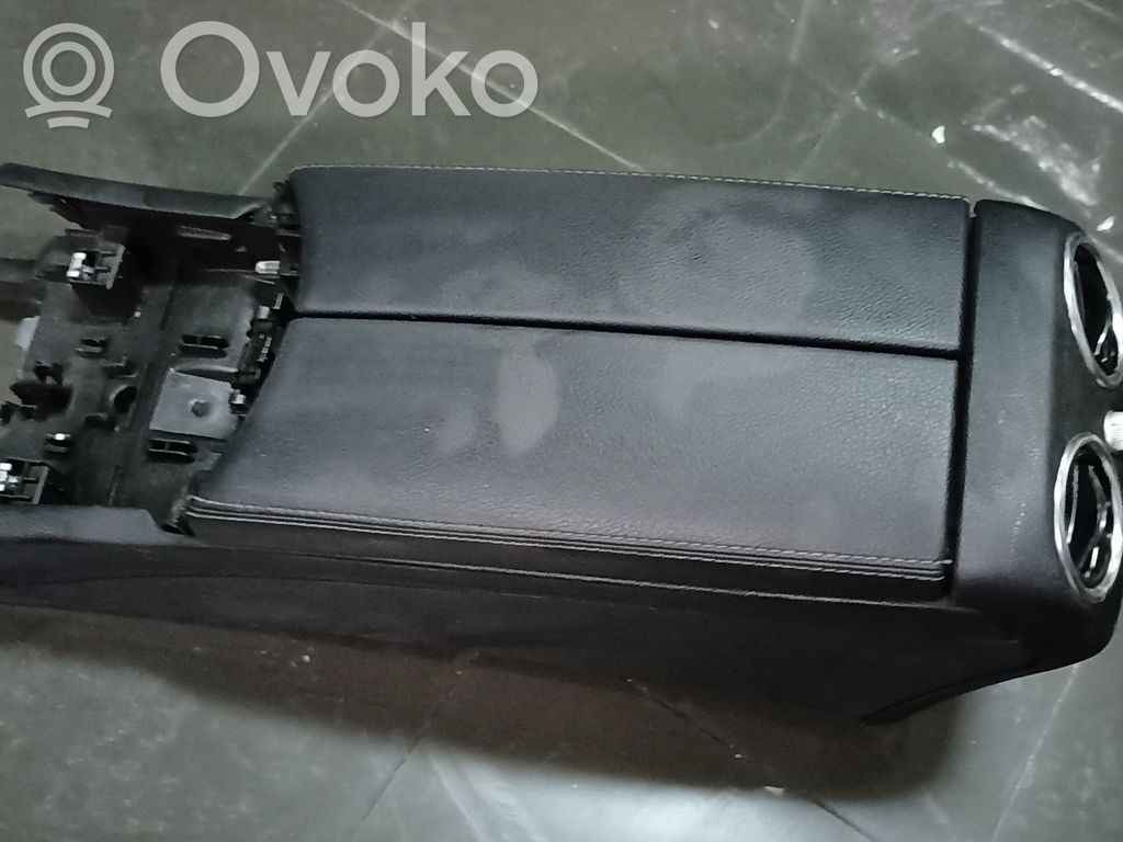 Mercedes-Benz C W205 Podłokietnik tunelu środkowego 