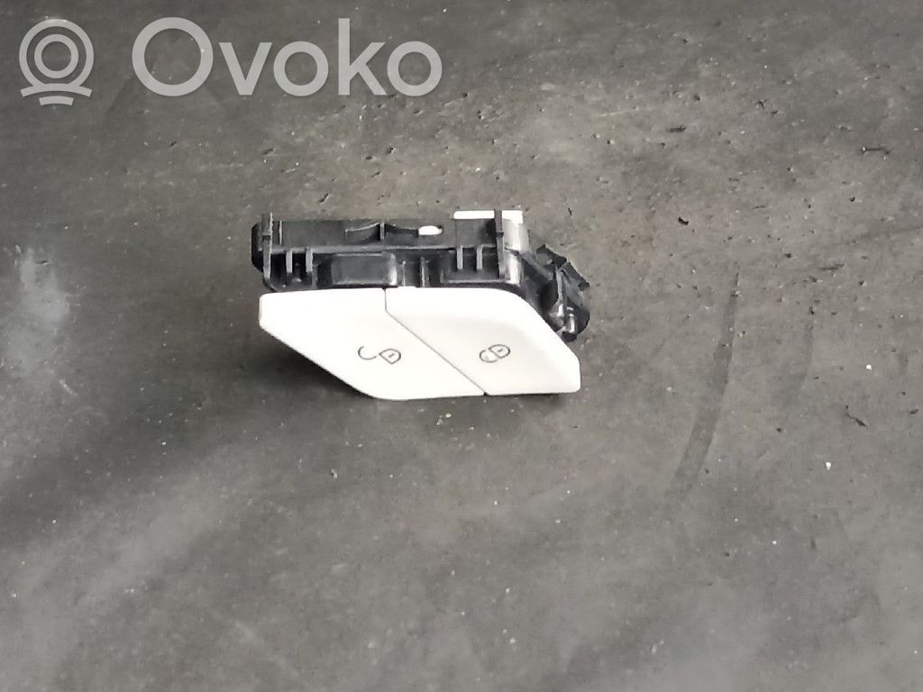 Mercedes-Benz C W205 Central locking switch button 