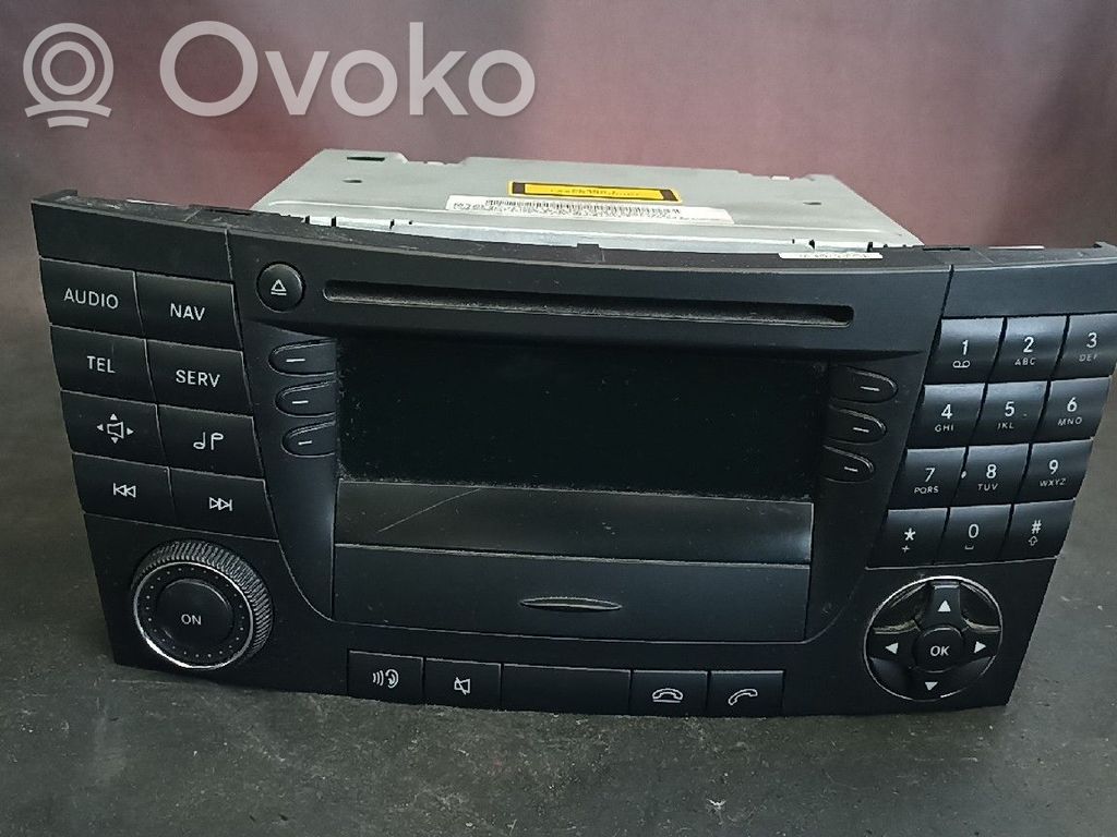 Mercedes-Benz E W211 Panel / Radioodtwarzacz CD/DVD/GPS 