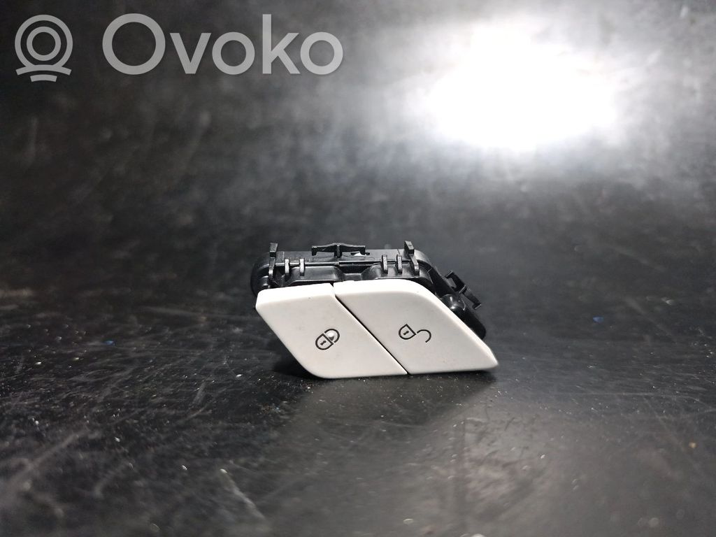 Mercedes-Benz C W205 Central locking switch button 