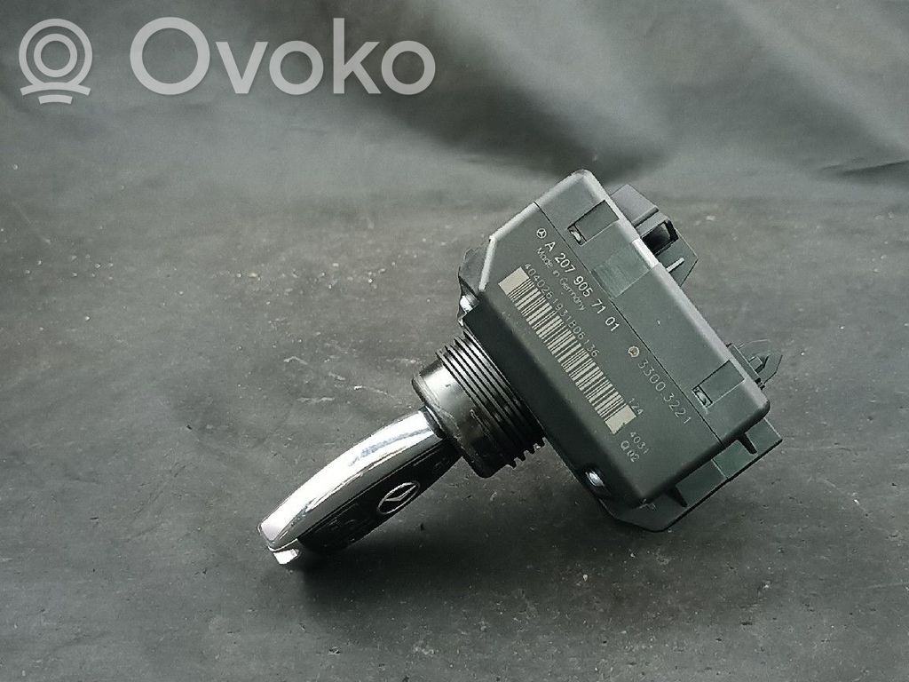 Mercedes-Benz C W204 Engine start stop button switch 