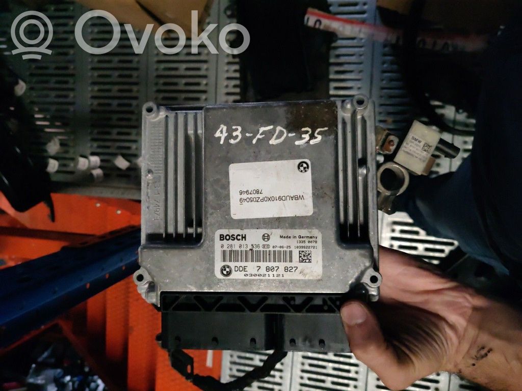 Unidad de control/módulo del motor   DDE,0281013536,7807827,BOSCH,SERIE1E87LCI