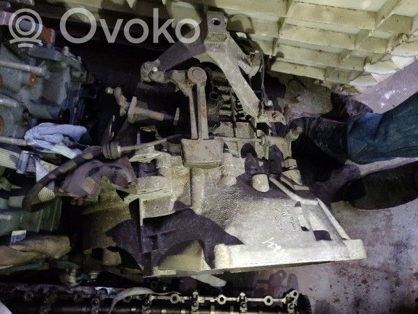 Manual 5 speed gearbox   4M5R7002VC,A124