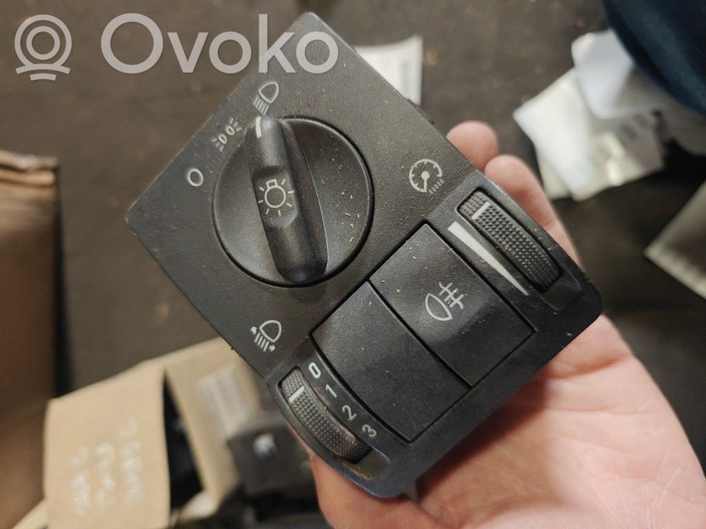 Opel Corsa C Przełącznik świateł 
