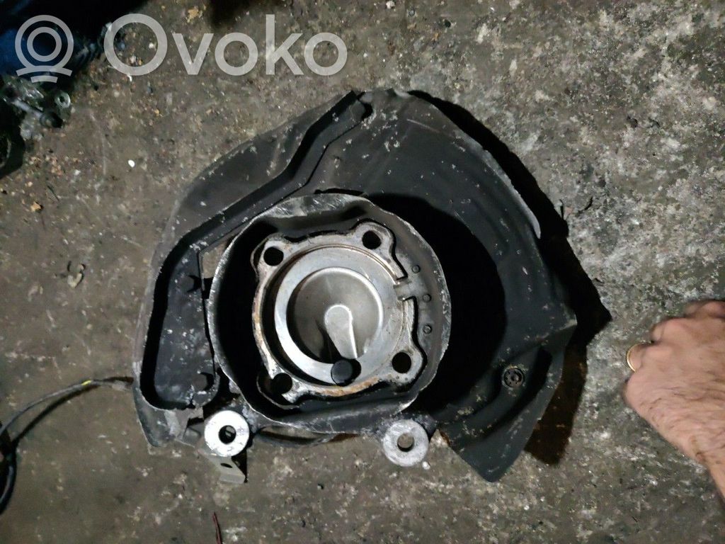 Front wheel hub spindle knuckle   COMCHAPAESONDAABS