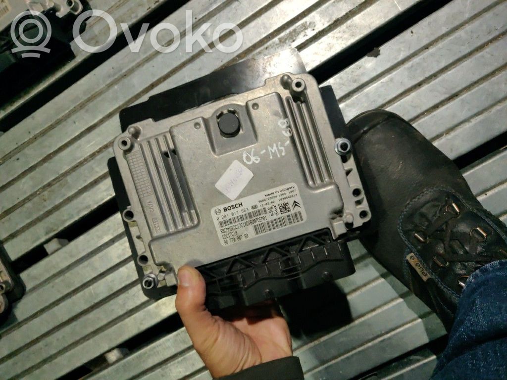 Variklio valdymo blokas   CITROENC32