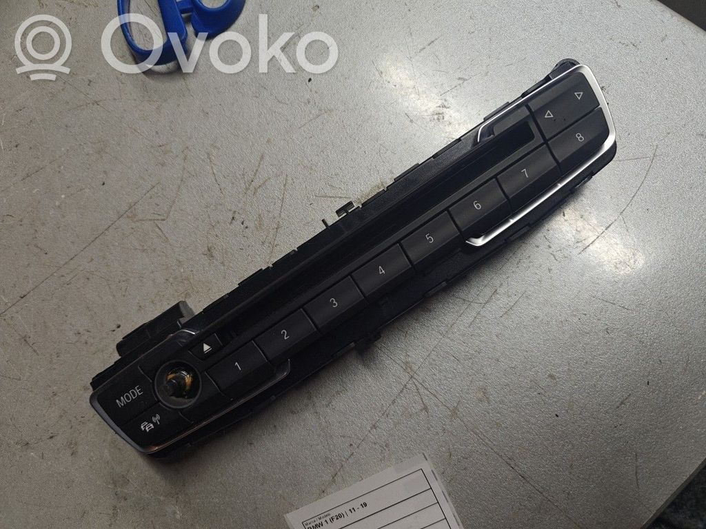 BMW 2 F45 Przyciski / Przełącznik regulacji głośności 