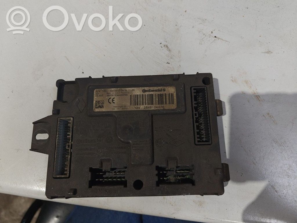 Sonstige Steuergeräte / Module   284B10447R,BCM,T4SL