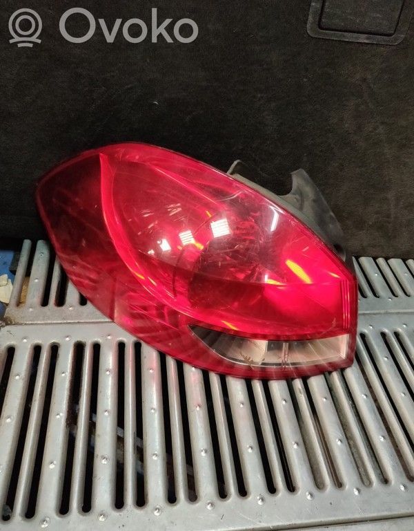 Renault Clio III Lampy tylnej klapy bagażnika 