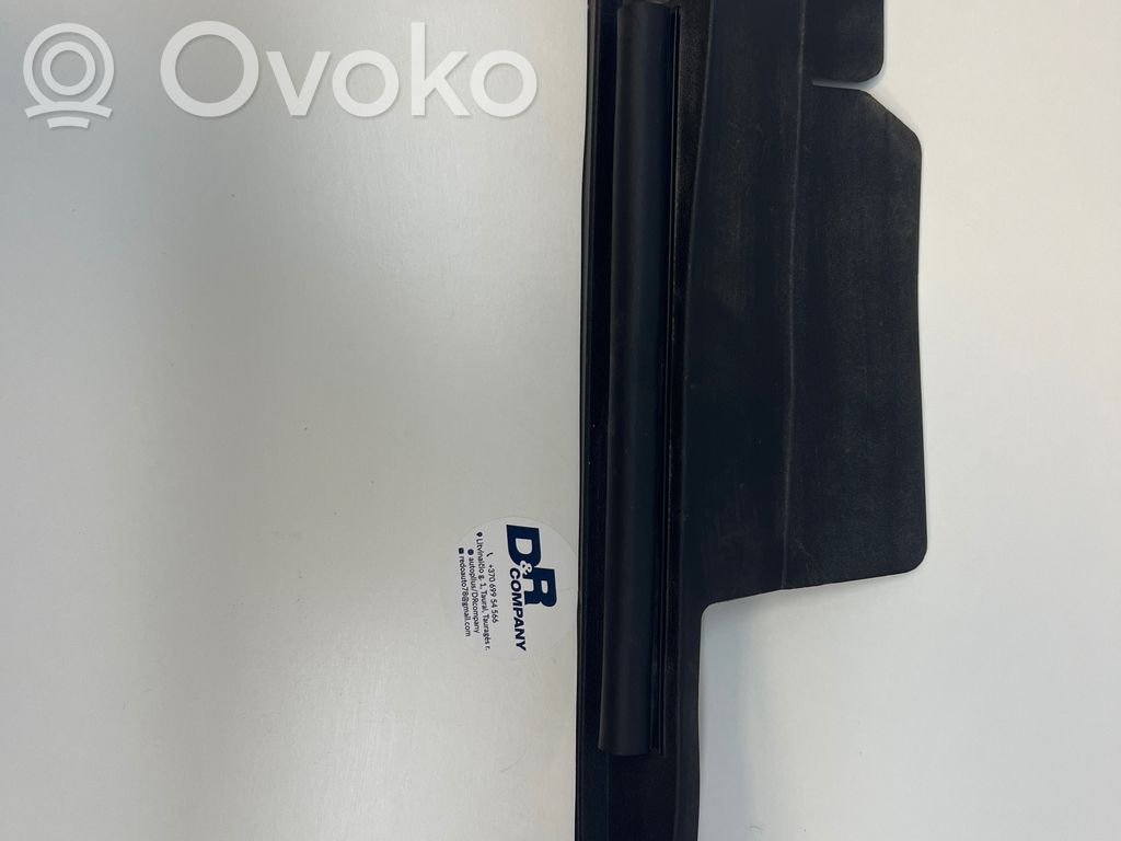 Toyota RAV 4 (XA50) Lokasuojan päätylista 
