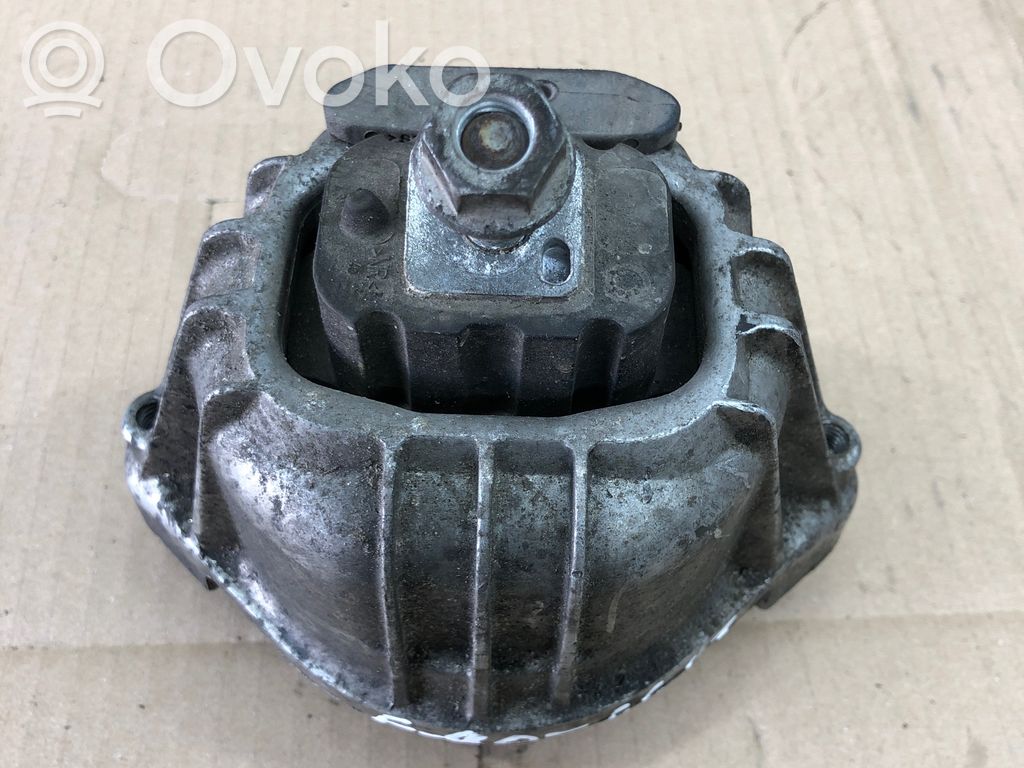 BMW 3 E90 E91 Engine mount bracket 