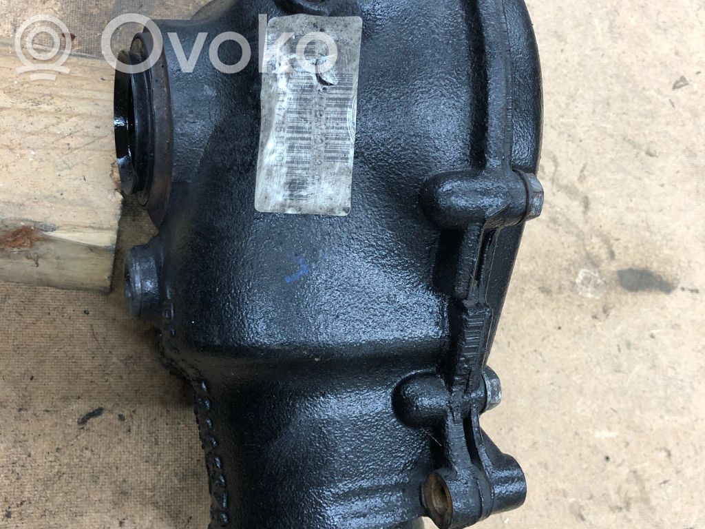 Front differential   E2005379