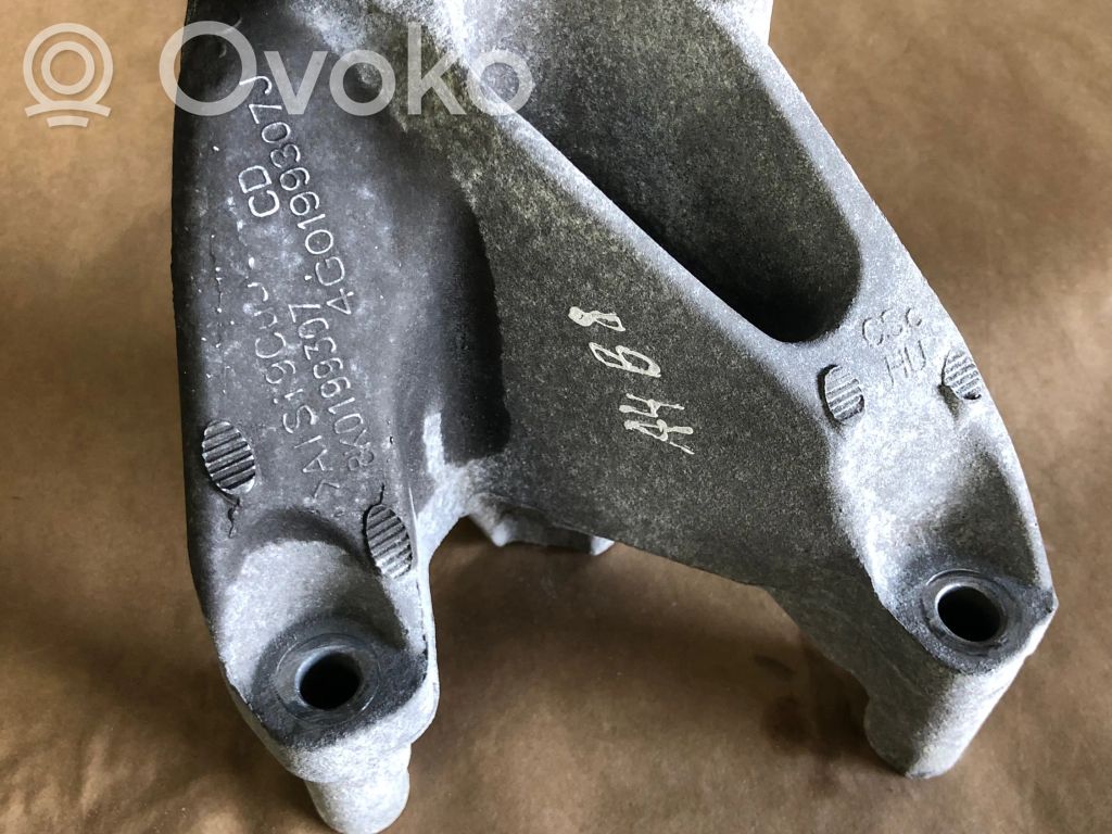 Audi A4 S4 B8 8K Engine mounting bracket 