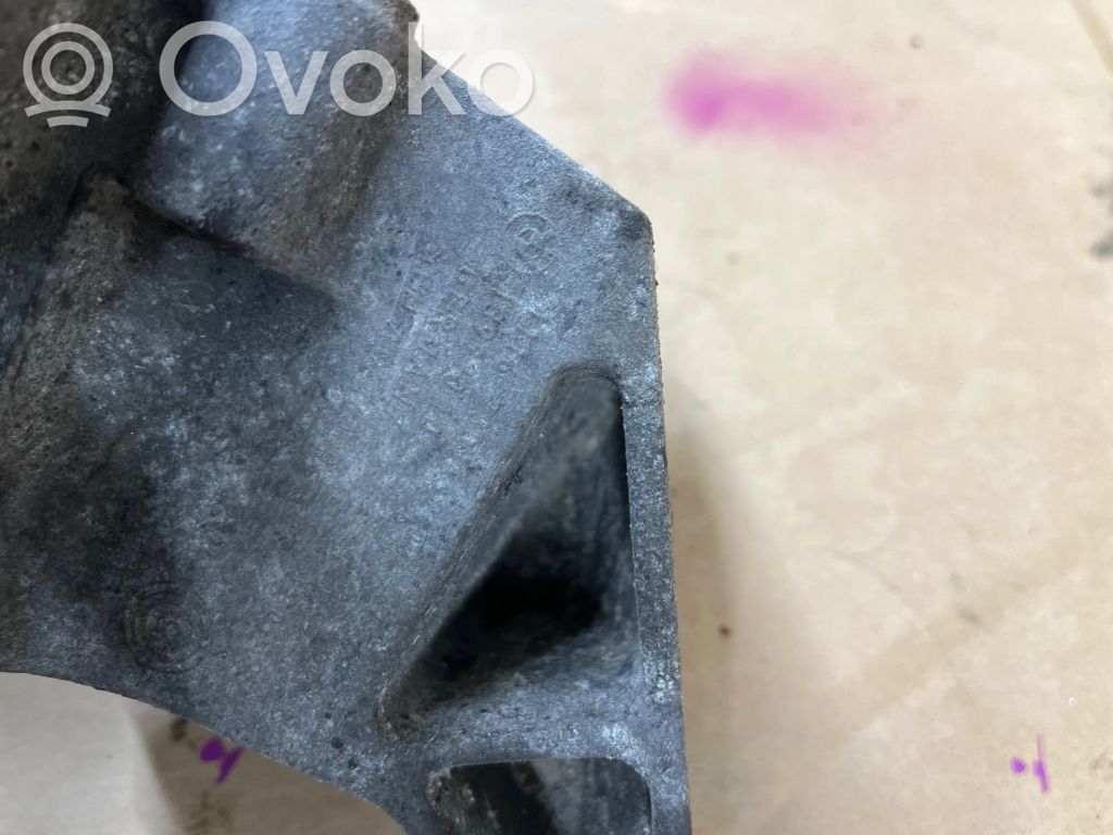 Generator/alternator bracket   7882639,139920