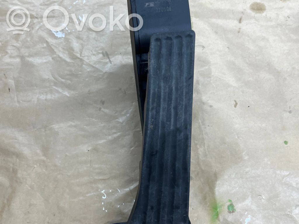 Accelerator throttle pedal   6786286,25916010,220508